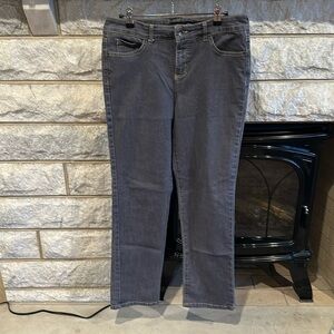 Nine West Gray Stretch Straight Leg Jeans Sz 8